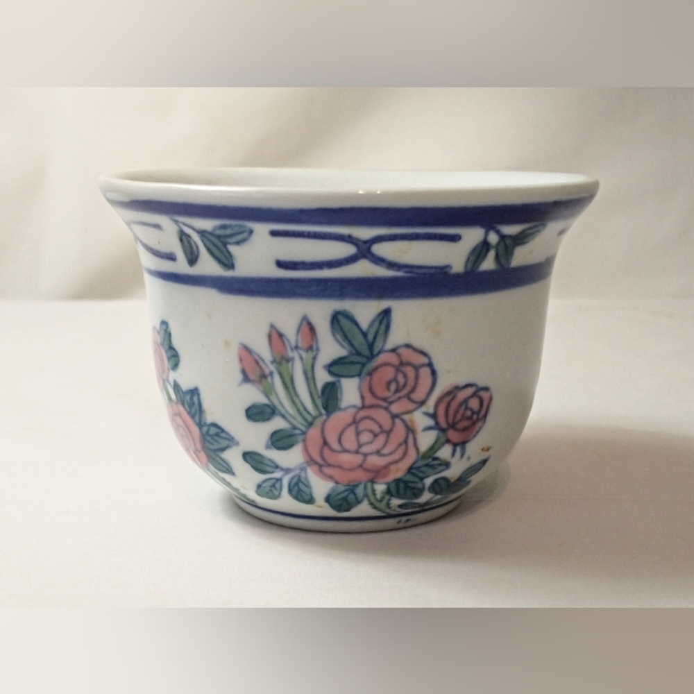 Vintage Pink & Blue Chinoiserie Small Porcelain Planter / Jardiniere - Picture 6 of 8